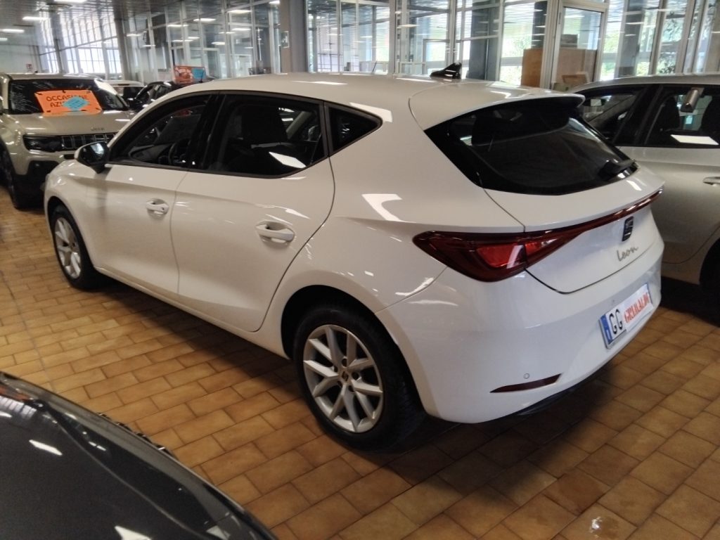 SEAT Leon 1.0 eTSI DSG Business MHEV - 4