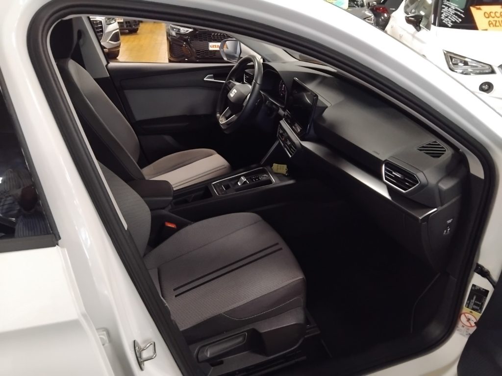 SEAT Leon 1.0 eTSI DSG Business MHEV - 12