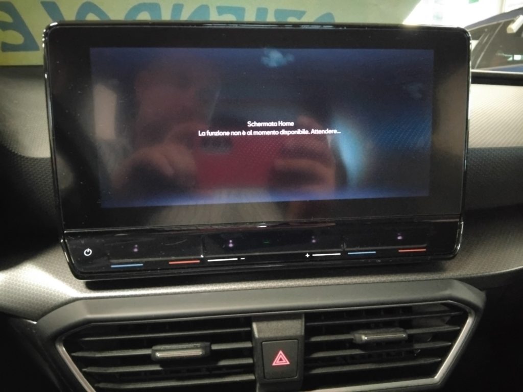 SEAT Leon 1.0 eTSI DSG Business MHEV - 18