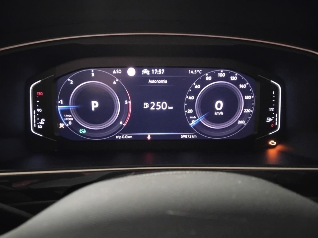 VOLKSWAGEN Tiguan 2.0 TDI SCR DSG Elegance 18 MATRIX PELLE - 18