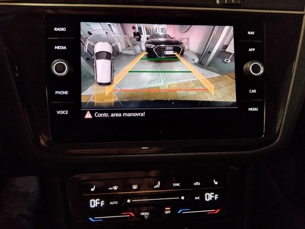 VOLKSWAGEN Tiguan 2.0 TDI SCR DSG Elegance 18 MATRIX PELLE - 23