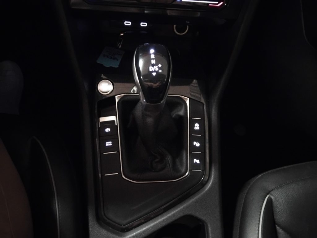 VOLKSWAGEN Tiguan 2.0 TDI SCR DSG Elegance 18 MATRIX PELLE - 33