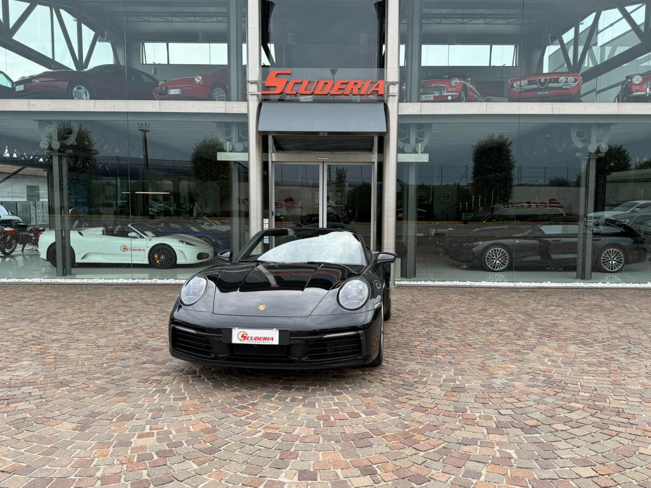 PORSCHE 992