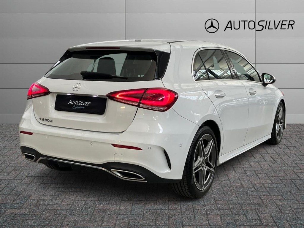 MERCEDES-BENZ A 200 d Premium Night Edition - 2