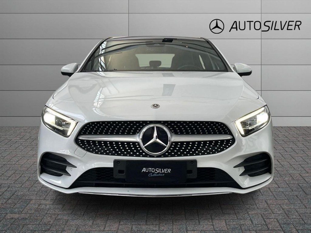 MERCEDES-BENZ A 200 d Premium Night Edition - 3