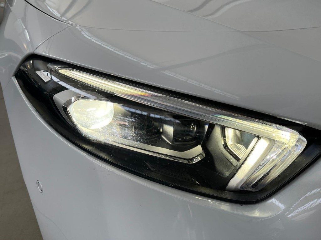MERCEDES-BENZ A 200 d Premium Night Edition - 7