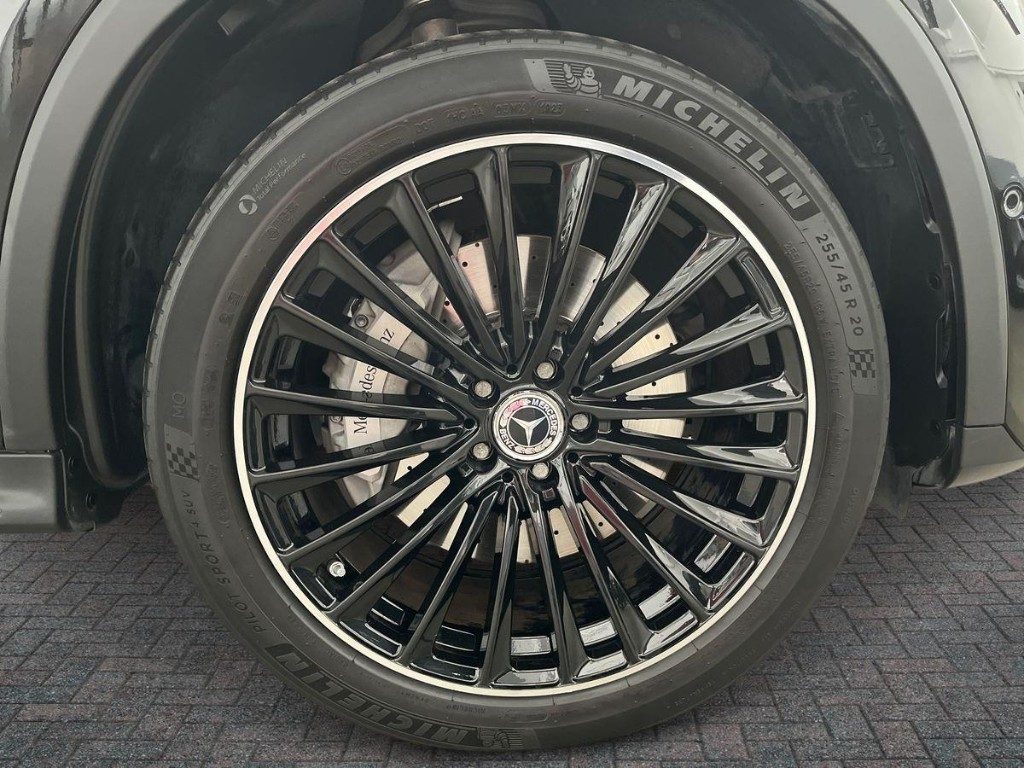 MERCEDES-BENZ GLC 220 d 4Matic Mild Hybrid AMG Line Premium Plus - 17