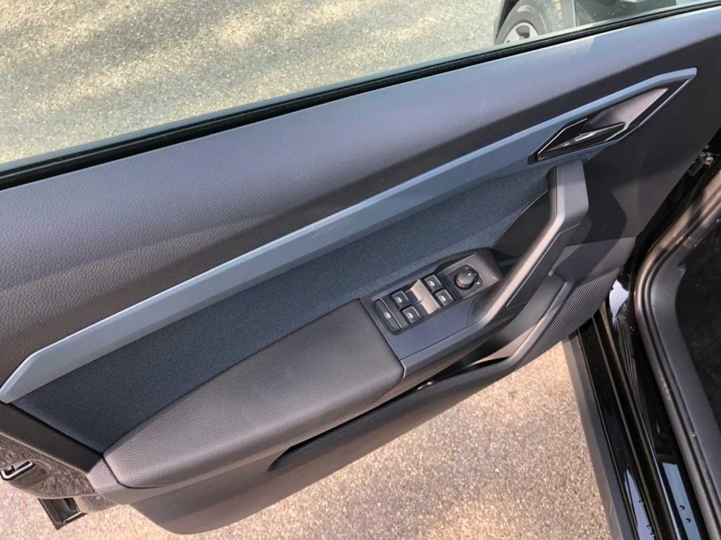 SEAT Arona 1.0 EcoTSI Black Edition - 11