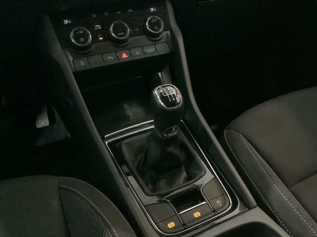 SKODA Karoq 1.5 TSI ACT Executive - 8