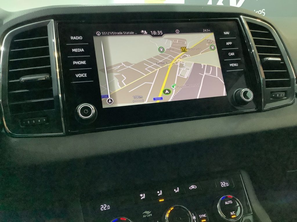 SKODA Karoq 1.5 TSI ACT Executive - 16