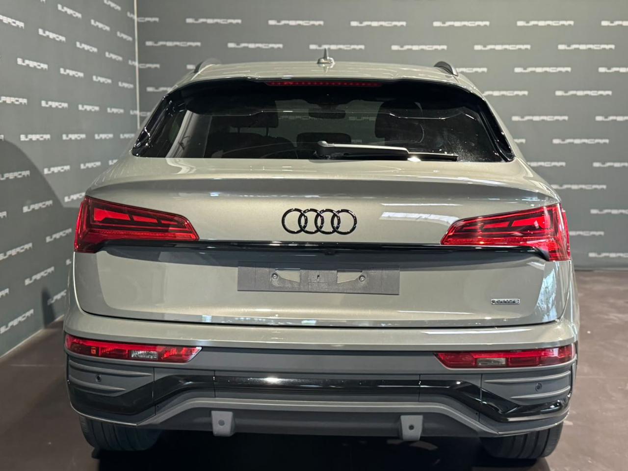 AUDI Q5 SPB 40 TDI quattro S tronic Identity Black - 4