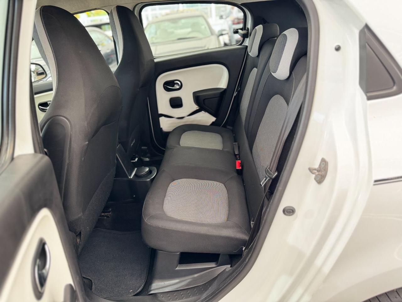 RENAULT Twingo 1.0 Intens - 9