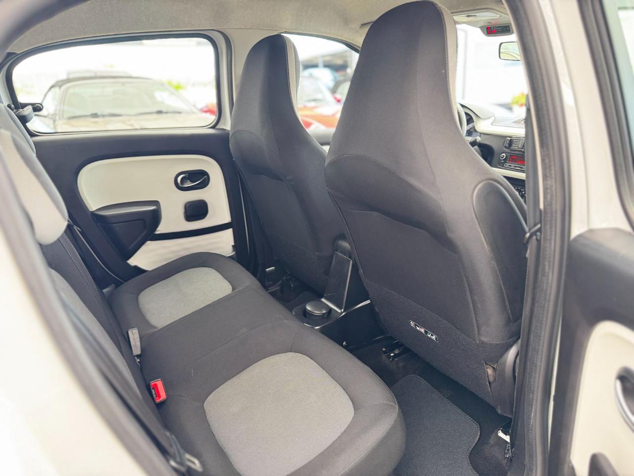 RENAULT Twingo 1.0 Intens - 21