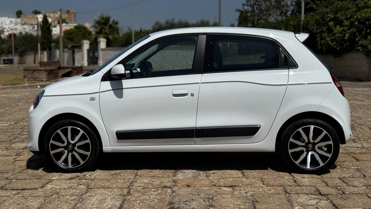 RENAULT Twingo 1.0 Intens - 11