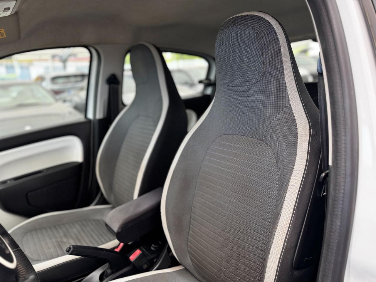 RENAULT Twingo 1.0 Intens - 16