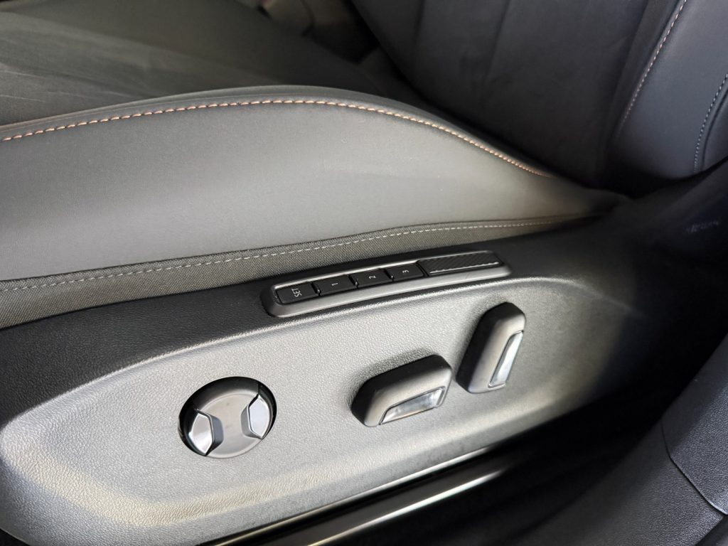 CUPRA Terramar 1.5 e-Hybrid DSG Sennheiser 360° Pano 20 Navi - 22