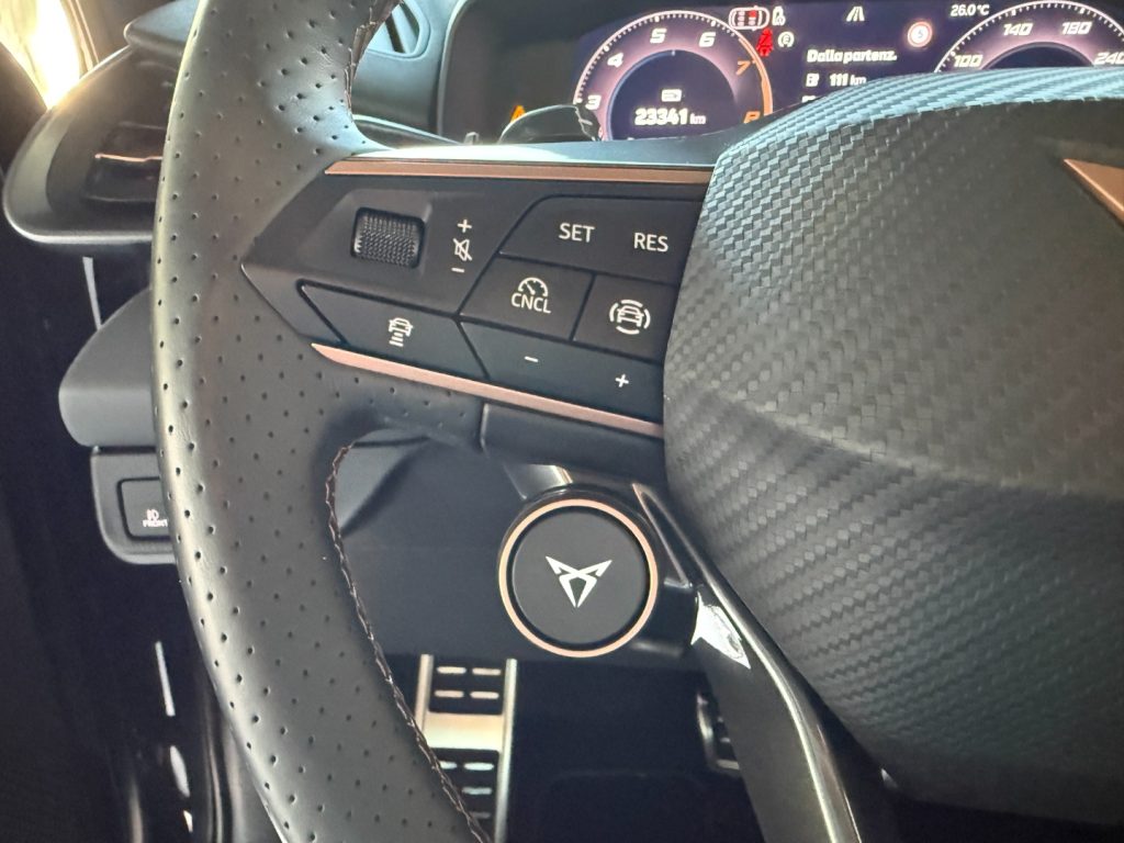 CUPRA Terramar 1.5 e-Hybrid DSG Sennheiser 360° Pano 20 Navi - 11