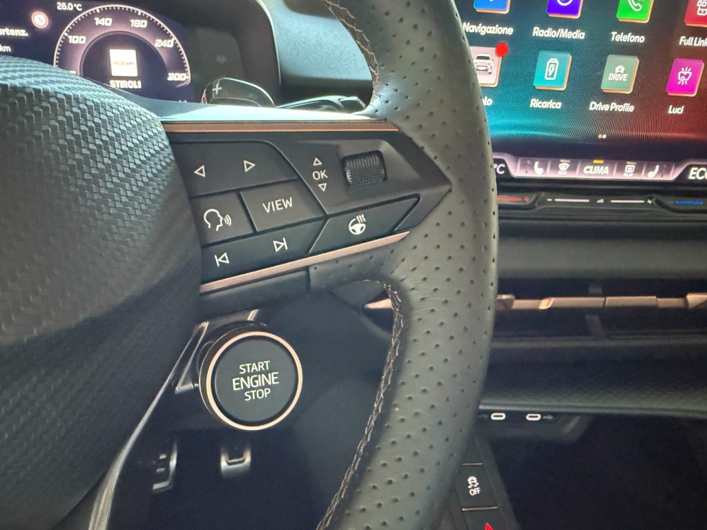 CUPRA Terramar 1.5 e-Hybrid DSG Sennheiser 360° Pano 20 Navi - 12