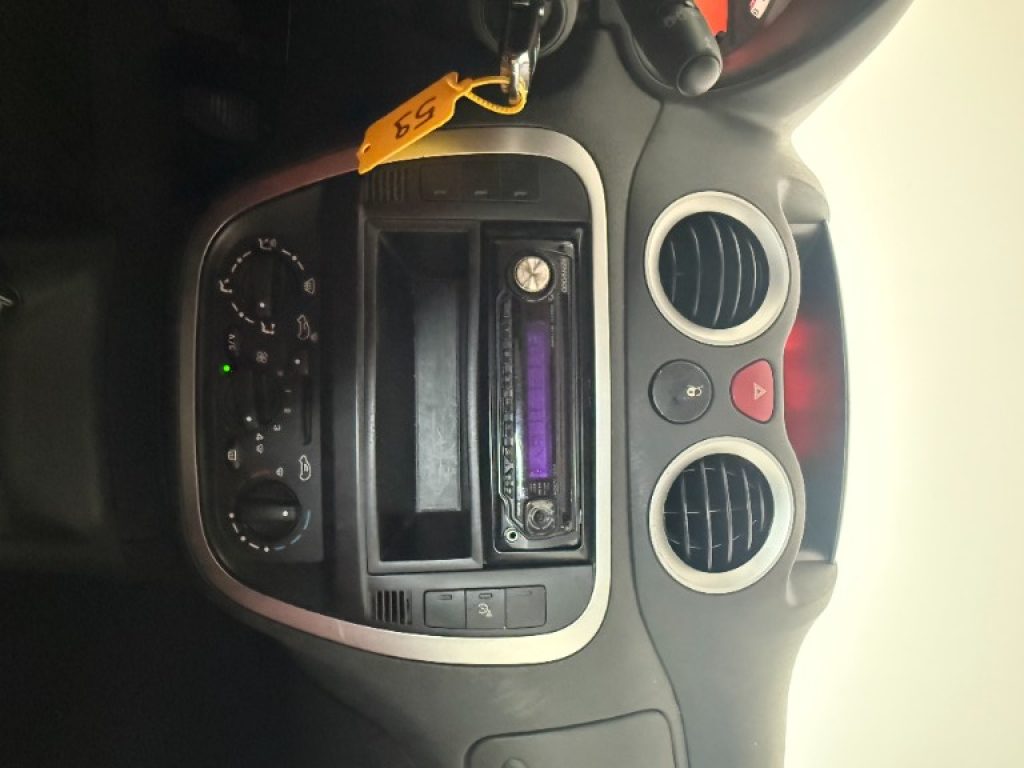 CITROEN C2 1.1 VTR - 12