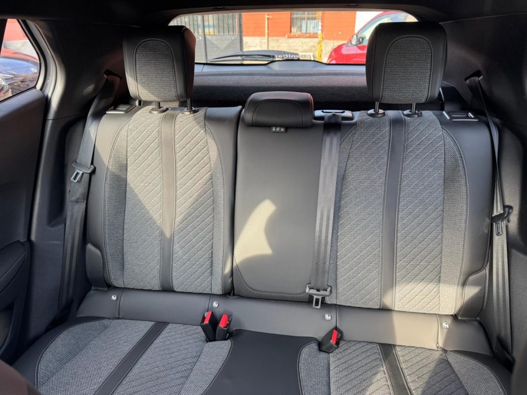 PEUGEOT 2008 PureTech 130 S&S EAT8 Allure - 10