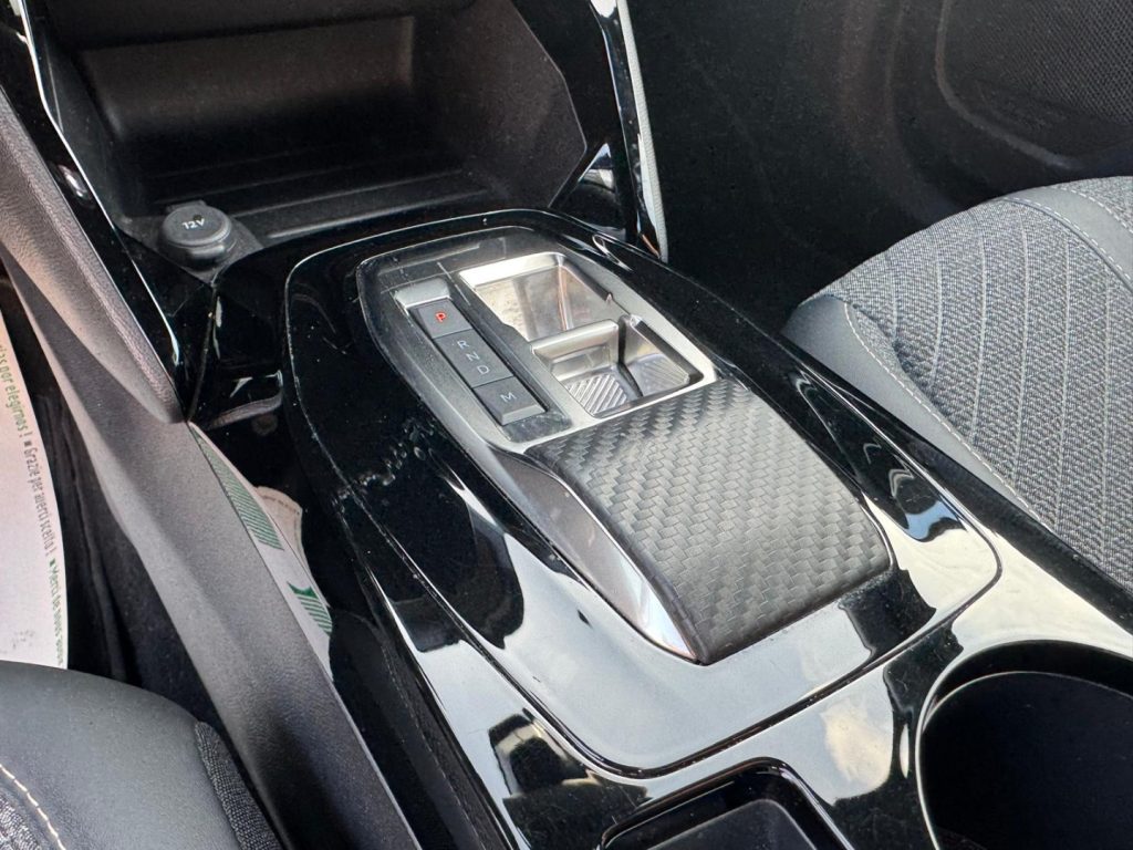 PEUGEOT 2008 PureTech 130 S&S EAT8 Allure - 14