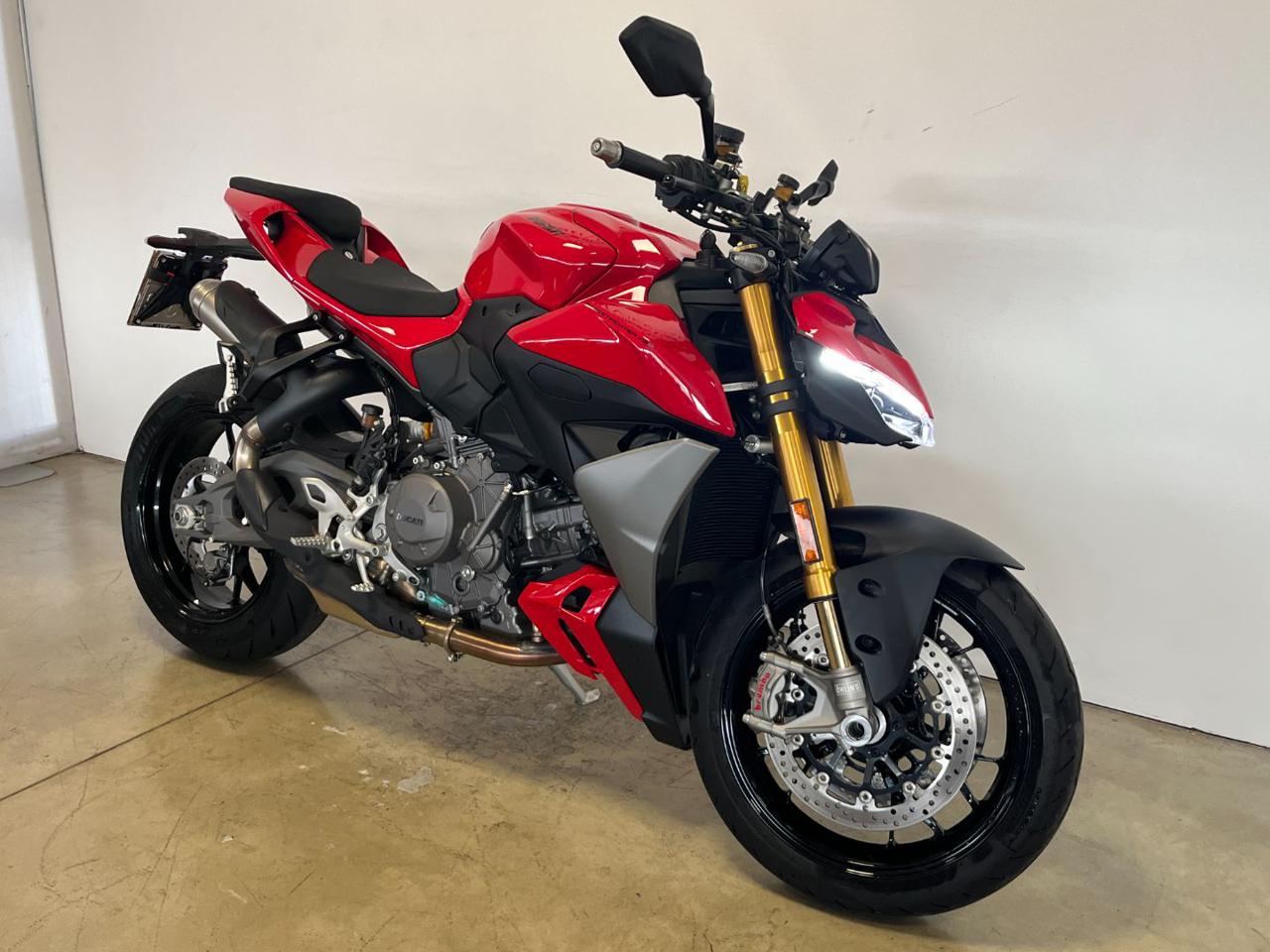 DUCATI Streetfighter V2 S - 2
