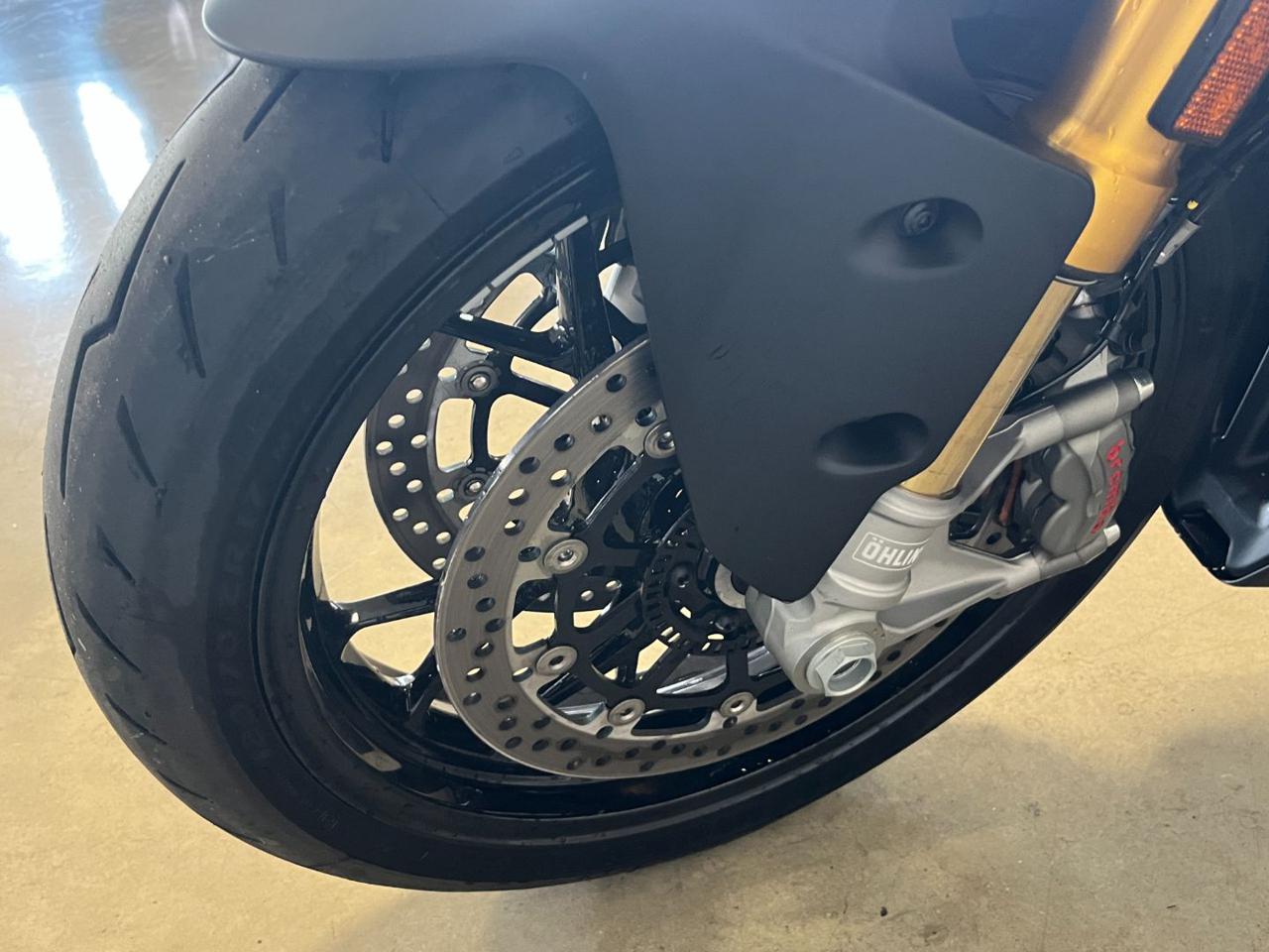 DUCATI Streetfighter V2 S - 3