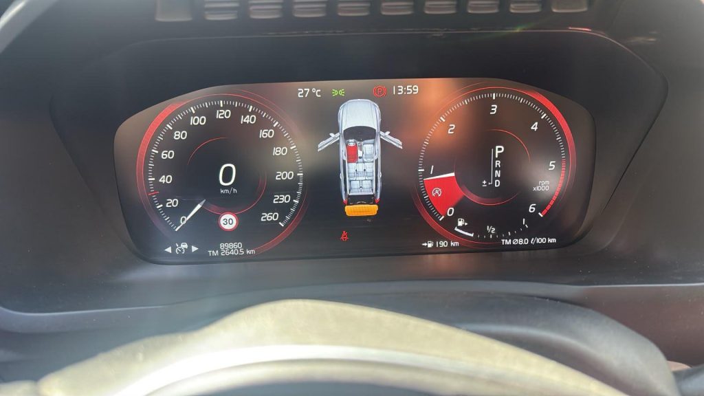 VOLVO XC90 D5 AWD Geartronic 7 posti Inscription - 7