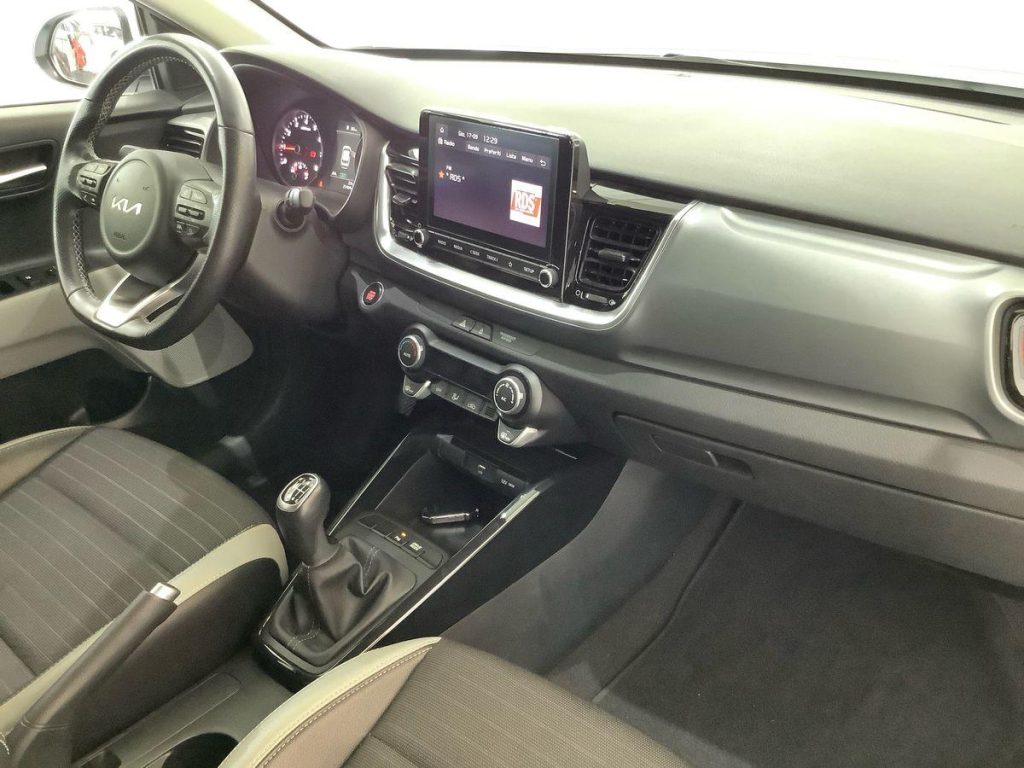 KIA Stonic 1.0 T-GDi 100 CV MHEV MT Black Edition - 9