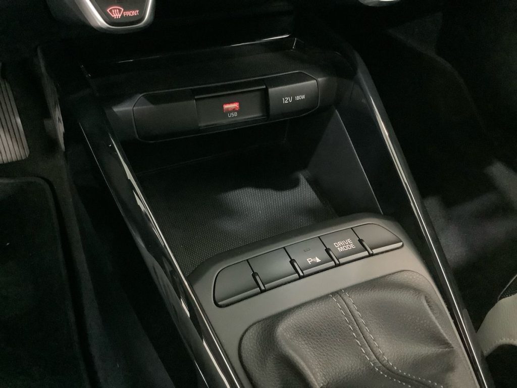 KIA Stonic 1.0 T-GDi 100 CV MHEV MT Black Edition - 22