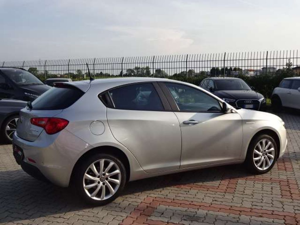 ALFA ROMEO Giulietta III  1.4 t. Super 120cv - 4