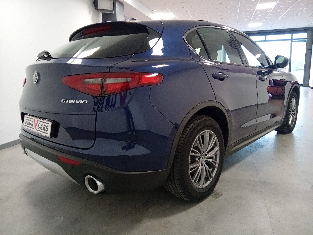 Clicca per ingrandire Stelvio - 2.2 Turbodiesel 190 CV AT8 RWD Business