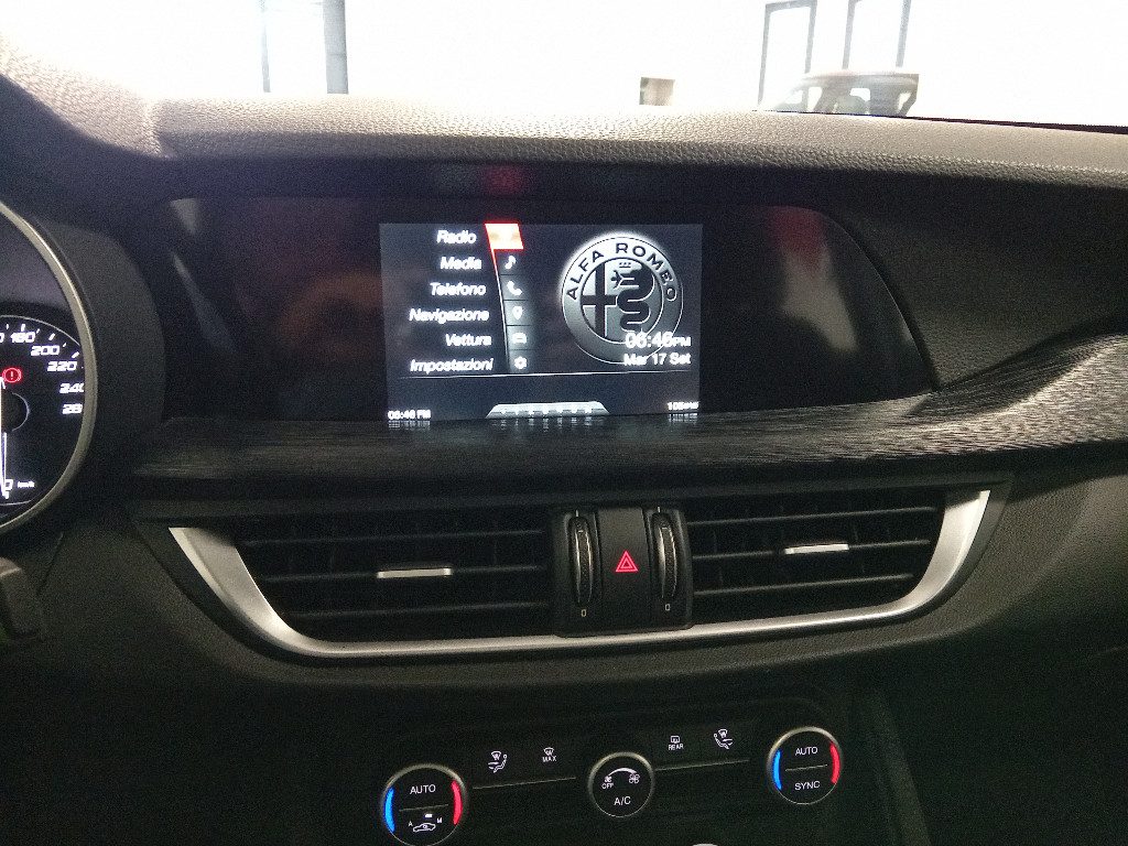 Clicca per ingrandire Stelvio - 2.2 Turbodiesel 190 CV AT8 RWD Business