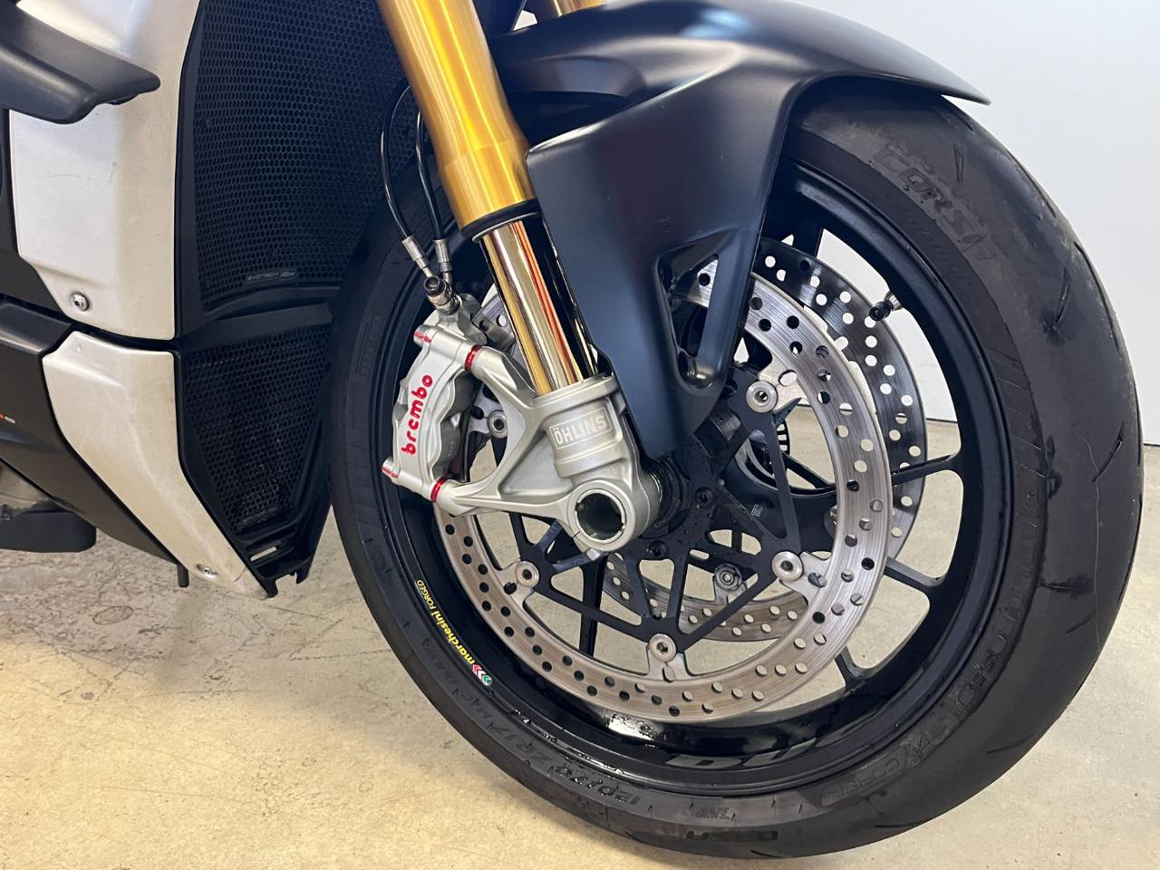 DUCATI Streetfighter V4 S GREY - 4