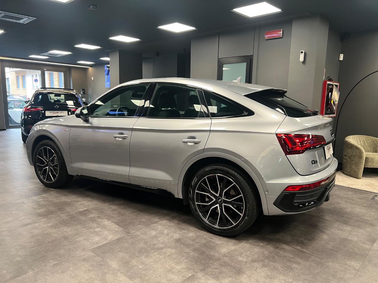 AUDI Q5 SPB 40 TDI quattro S tronic S line plus - 2