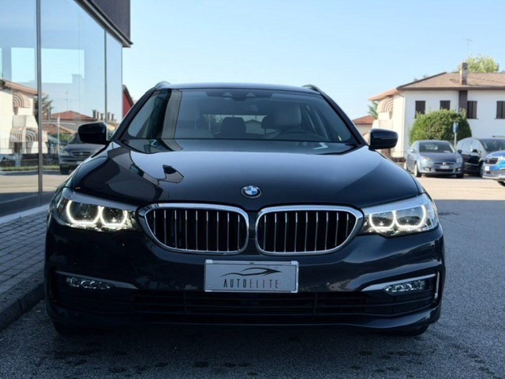 Clicca per ingrandire 520 - d 190CV Touring Luxury GANCIO TRAINO