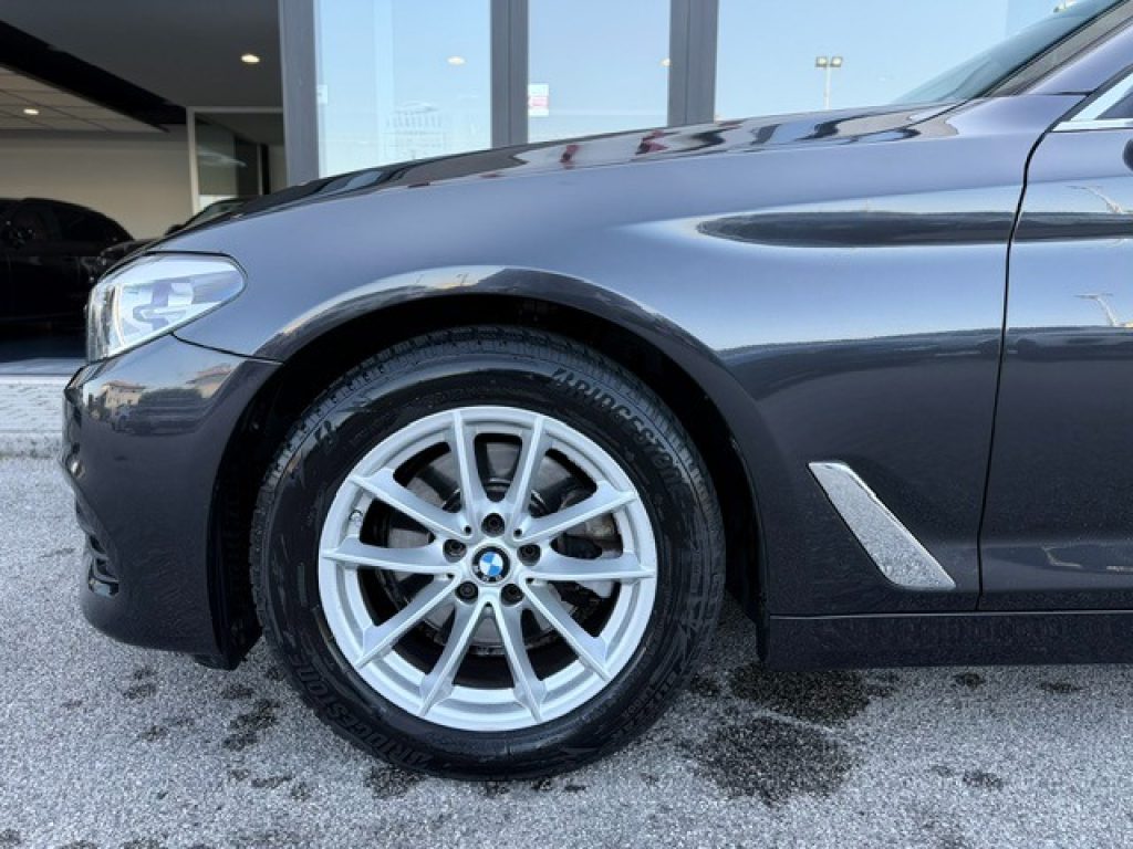 Clicca per ingrandire 520 - d 190CV Touring Luxury GANCIO TRAINO