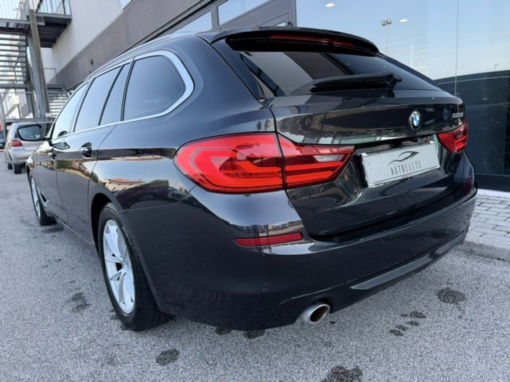 Clicca per ingrandire 520 - d 190CV Touring Luxury GANCIO TRAINO