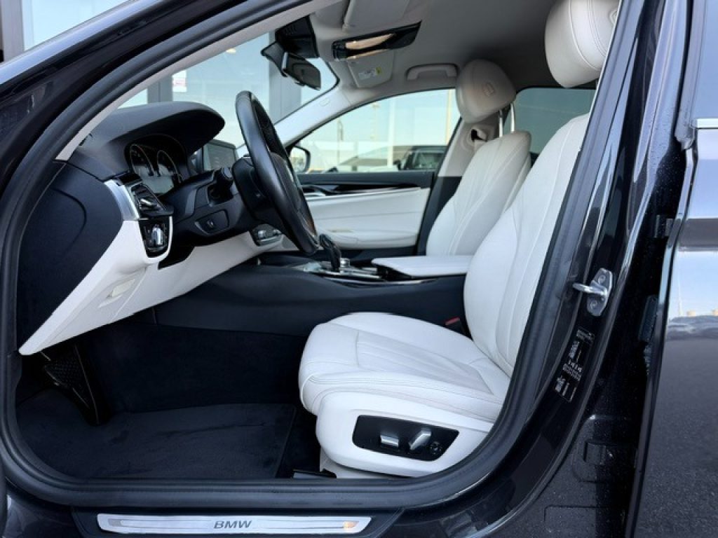 Clicca per ingrandire 520 - d 190CV Touring Luxury GANCIO TRAINO