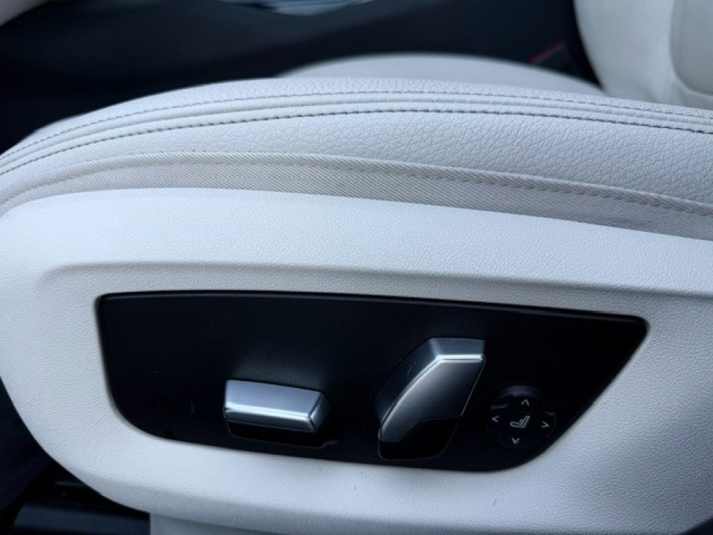 Clicca per ingrandire 520 - d 190CV Touring Luxury GANCIO TRAINO