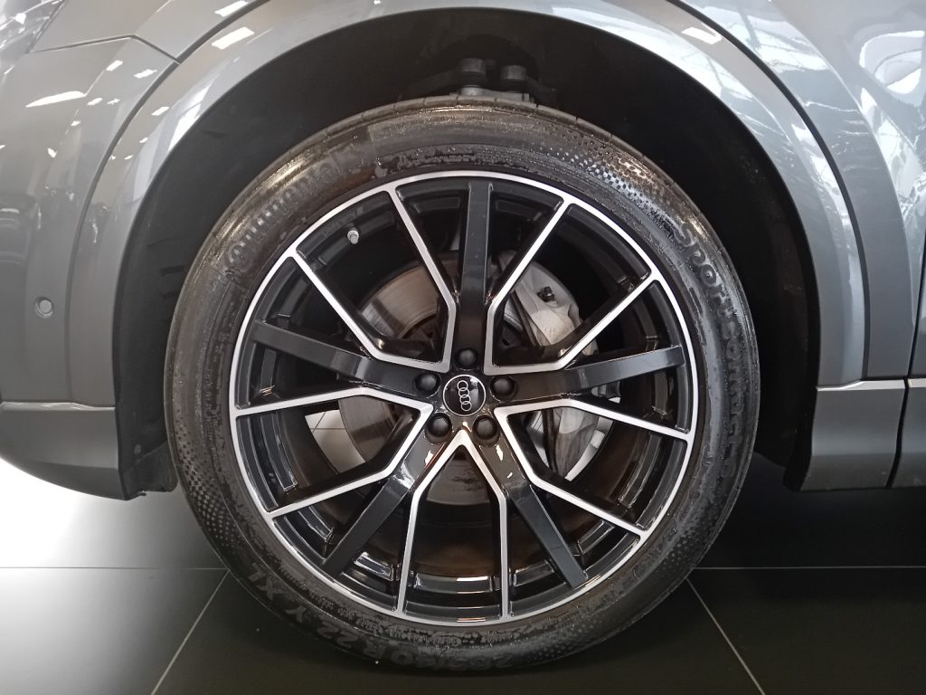 Clicca per ingrandire Q8 - SUV 50 TDI 286 CV quattro tiptronic S line edition