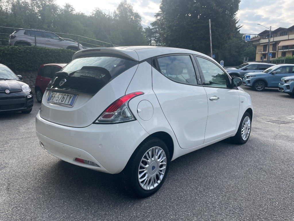 LANCIA Ypsilon 1.2 69 CV 5 porte Gold - 4