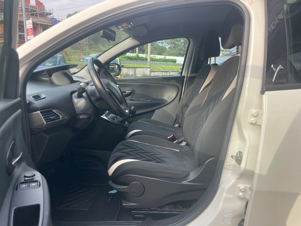 LANCIA Ypsilon 1.2 69 CV 5 porte Gold - 9