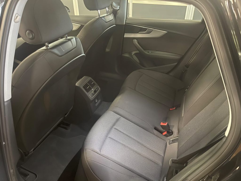 AUDI A4 Avant 35 TDI Bus. Adv. S Tronic MHEV - 8