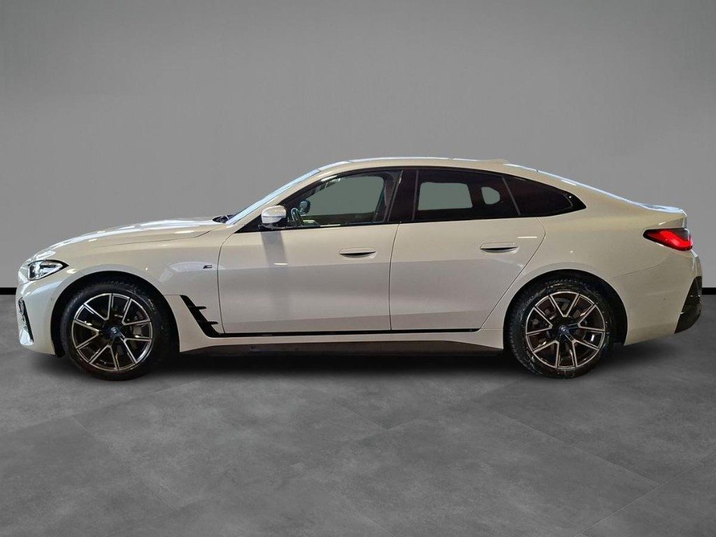 BMW i4 eDrive 40 Msport + Tetto Apr. - 3