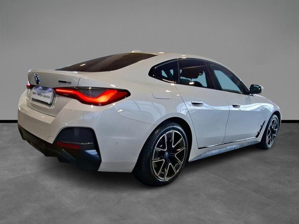 BMW i4 eDrive 40 Msport + Tetto Apr. - 17