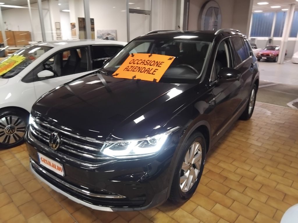 VOLKSWAGEN Tiguan 2.0 TDI DSG Eleg. 18 MATRIX PELLE C/GRIM SP.DAY - 3