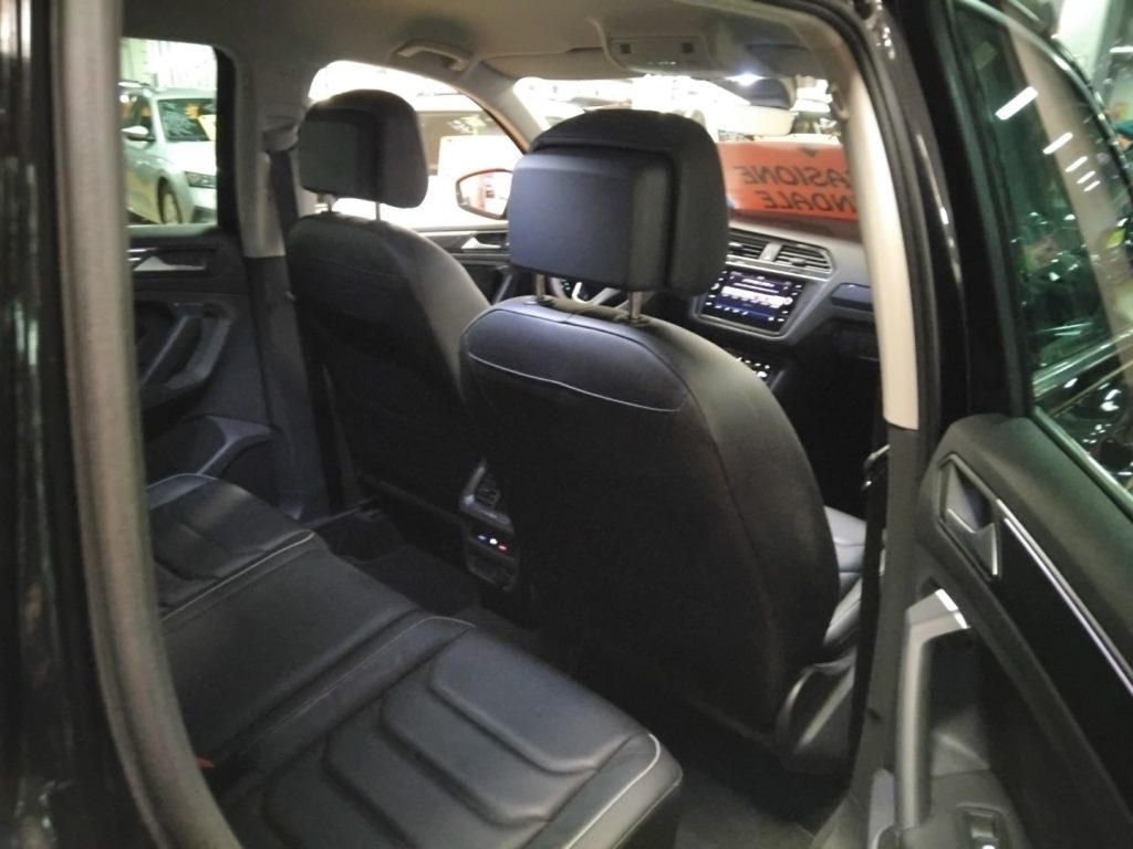 VOLKSWAGEN Tiguan 2.0 TDI DSG Eleg. 18 MATRIX PELLE C/GRIM SP.DAY - 11