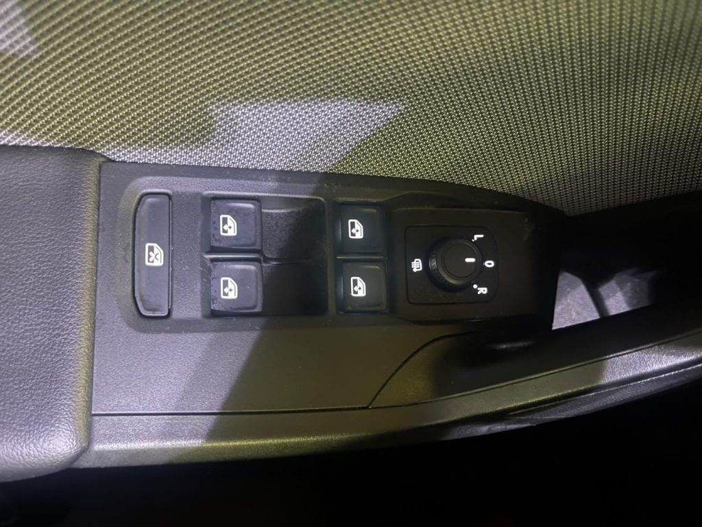 SEAT Leon 1.5 E TSI DSG Business VIDEO LED MHEV 17 - 21