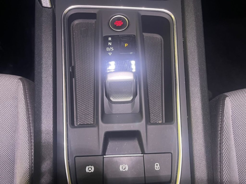SEAT Leon 1.5 E TSI DSG Business VIDEO LED MHEV 17 - 22